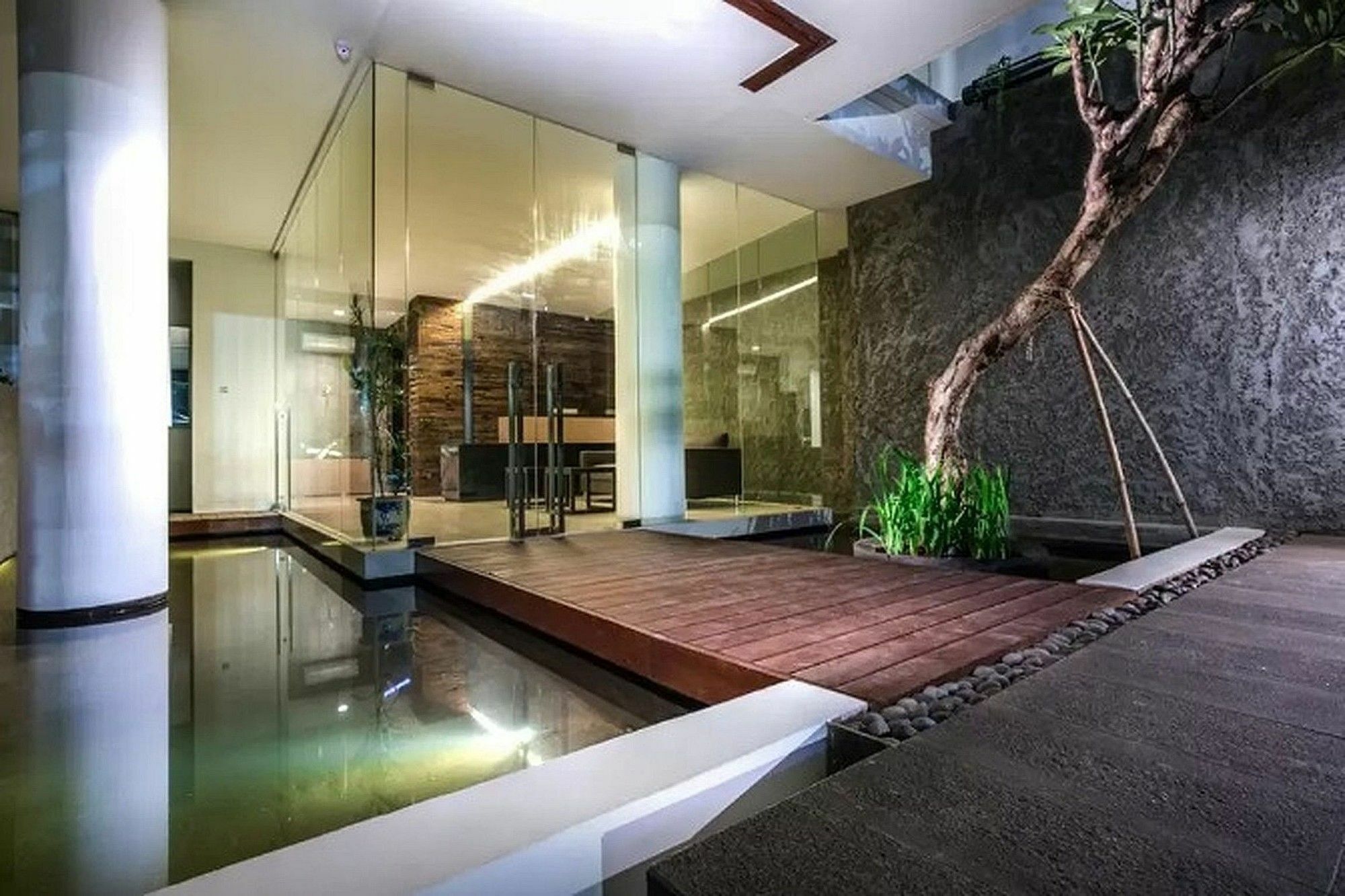 Wisma tamu Zen Premium Sampoerna Strategic Square